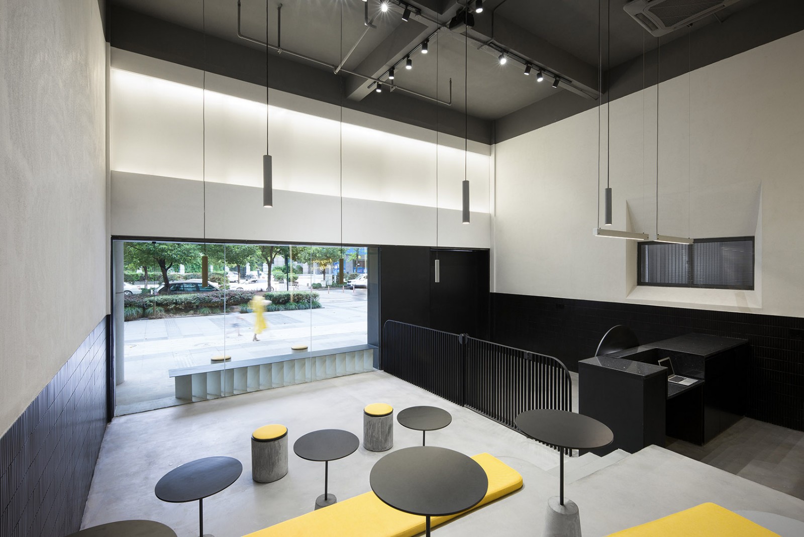 宠物咖啡店,一个宠物和主人同时社交的场所