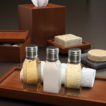 现代日用品陈设品组合