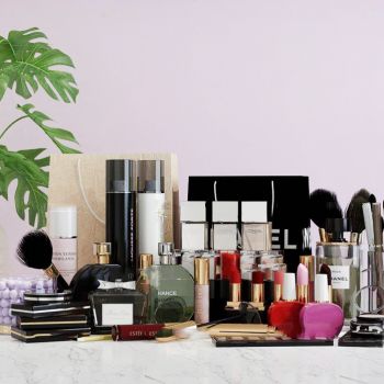 现代女生化妆品组合