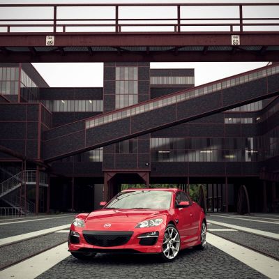 现代旧厂房马自达汽车场景