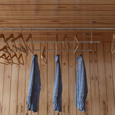 现代晾衣架 衣服