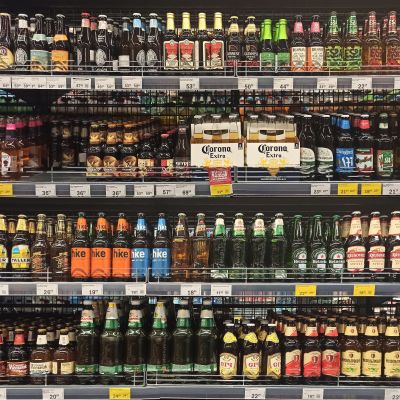 现代货架 酒水 饮料