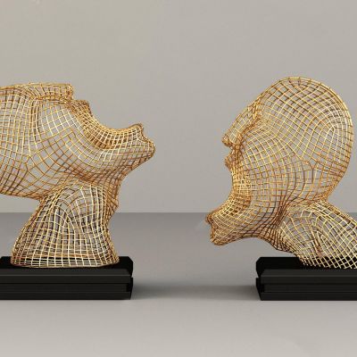 现代金属网格人物雕塑摆件