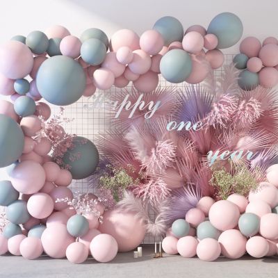 现代气球组合合影区