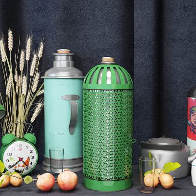 老旧乡村民宿水壶暖壶闹钟