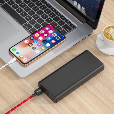 苹果手机 笔记本电脑 充电宝 咖啡杯