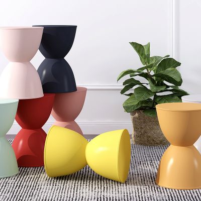 现代塑料彩色圆凳