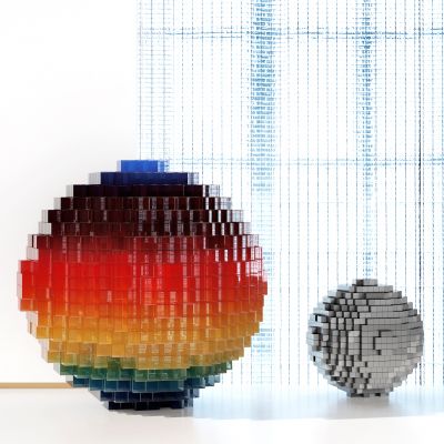 现代亚克力彩色球形雕塑