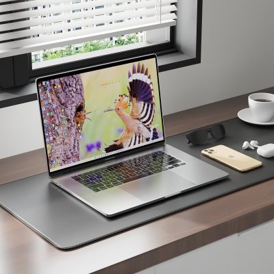  笔记本电脑 苹果手机 耳机 眼镜 咖啡杯 