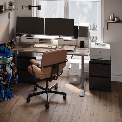 现代电脑桌，摆件，玩偶