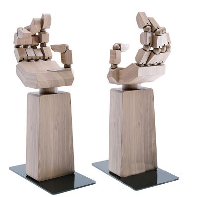 现代机械手臂雕塑