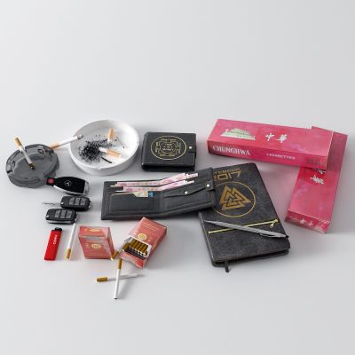 现代钱包 烟 烟灰缸 打火机 车钥匙