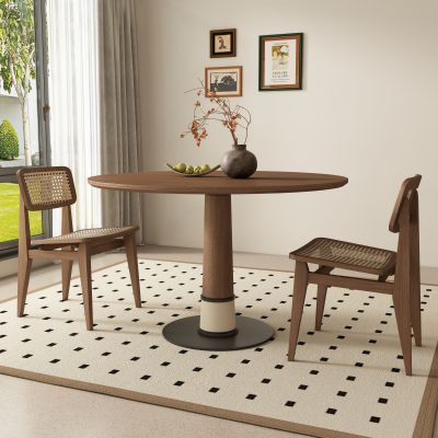 中古风圆形餐桌椅