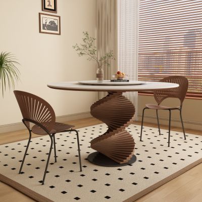 中古风圆形餐桌椅 餐厅