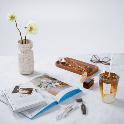 现代饰品摆件组合 摆件 装饰品 书籍 咖啡 桌面摆件组合